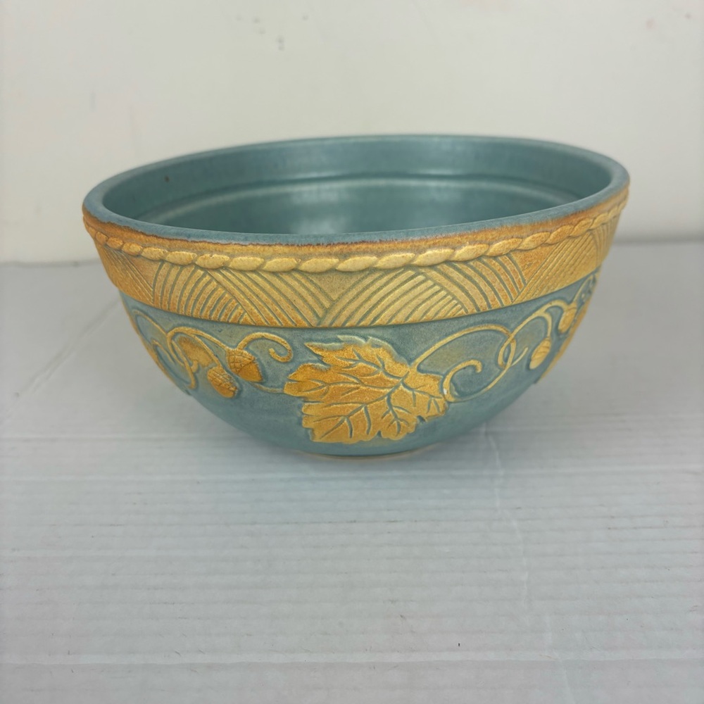 Pfaltzgraff vintage-look/leaf & acorn mixing bowl-RARE